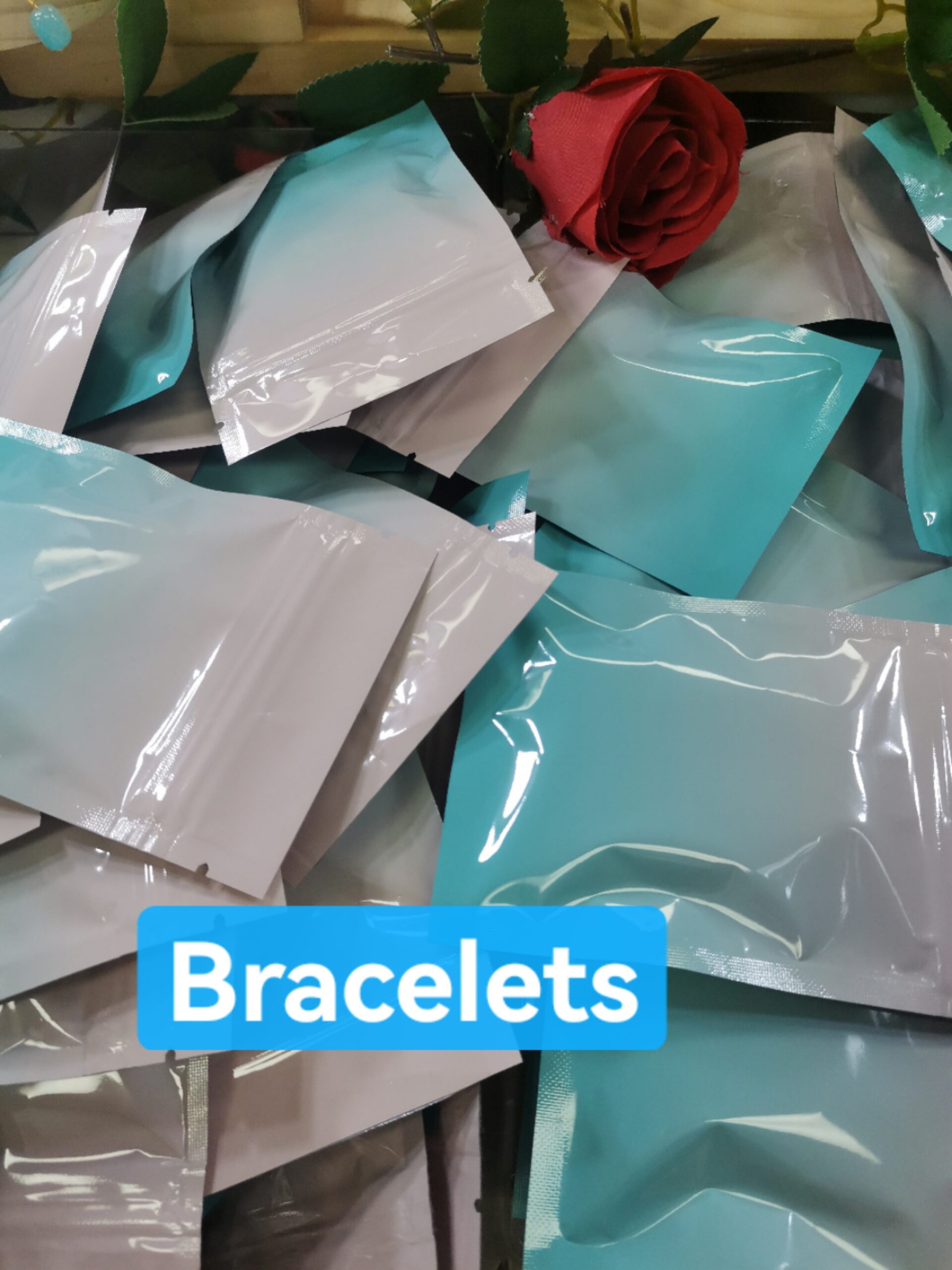 Glass bracelet Lucky Bags - open in Live